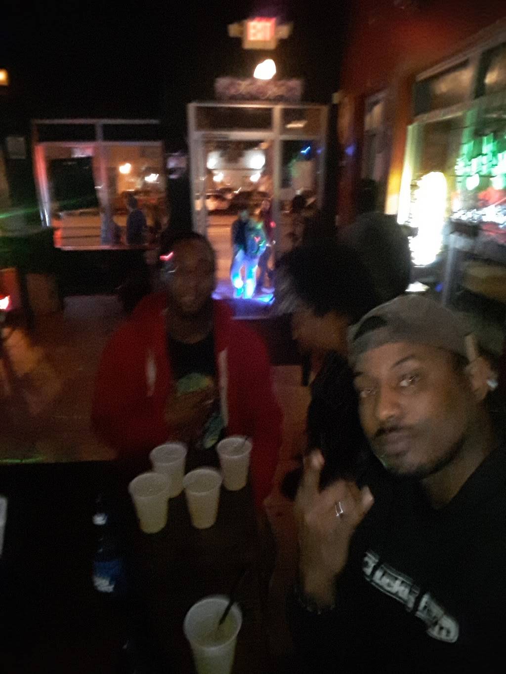 Luckys of Columbia | restaurant | 2100 Devine St # B, Columbia, SC 29205, USA | 8039291118 OR +1 803-929-1118