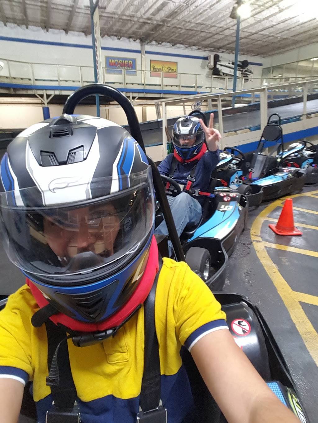 Fastimes Indoor Karting | restaurant | 3455 Harper Rd, Indianapolis, IN 46240, USA | 3175660066 OR +1 317-566-0066