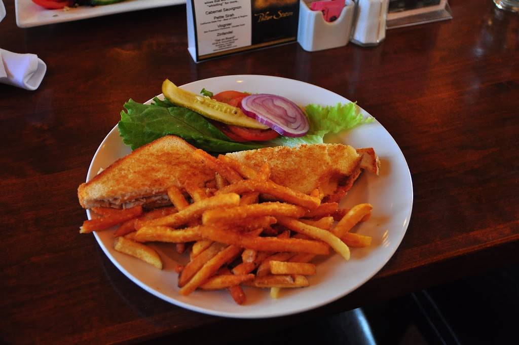 Brewsters Bar & Grill | restaurant | 201 4th St, Galt, CA 95632, USA | 2092517355 OR +1 209-251-7355