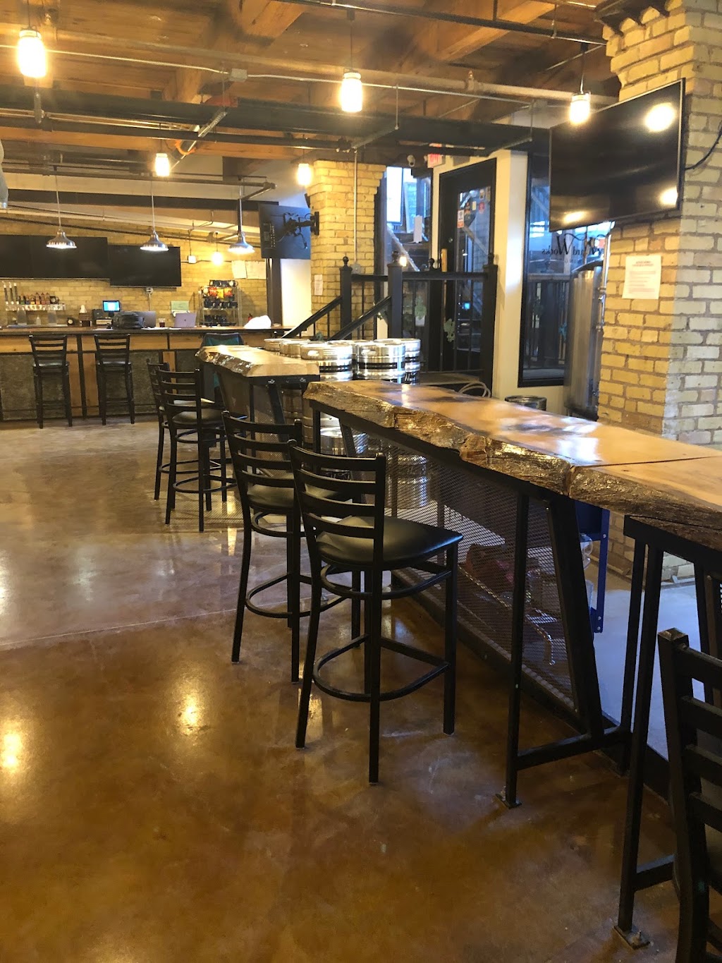 Wizard Works Brewing Company | restaurant | 231 E Buffalo St, Milwaukee, WI 53202, USA | 4144770222 OR +1 414-477-0222