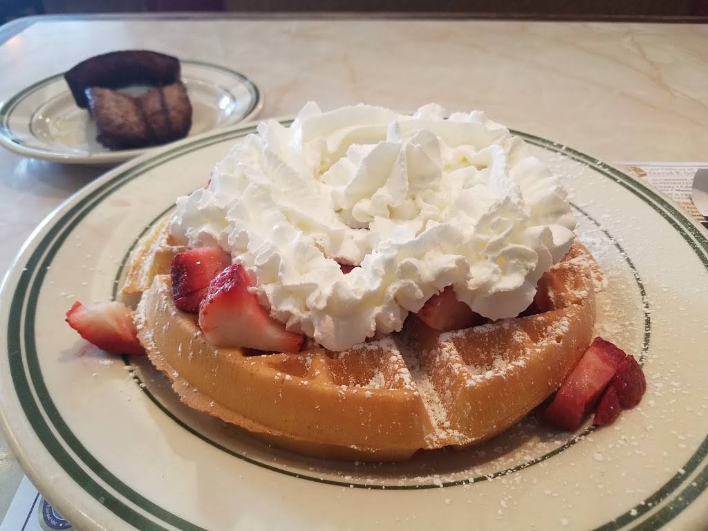 The New Ewing Diner & Restaurant | restaurant | 1099 Parkway Ave, Ewing Township, NJ 08628, USA | 6098825519 OR +1 609-882-5519