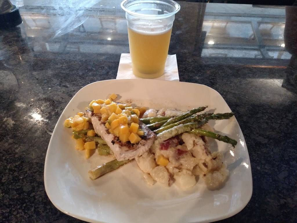 Mangos Bar & Grill | restaurant | 16430 Booker T Washington Hwy, Moneta, VA 24121, USA | 5407211632 OR +1 540-721-1632