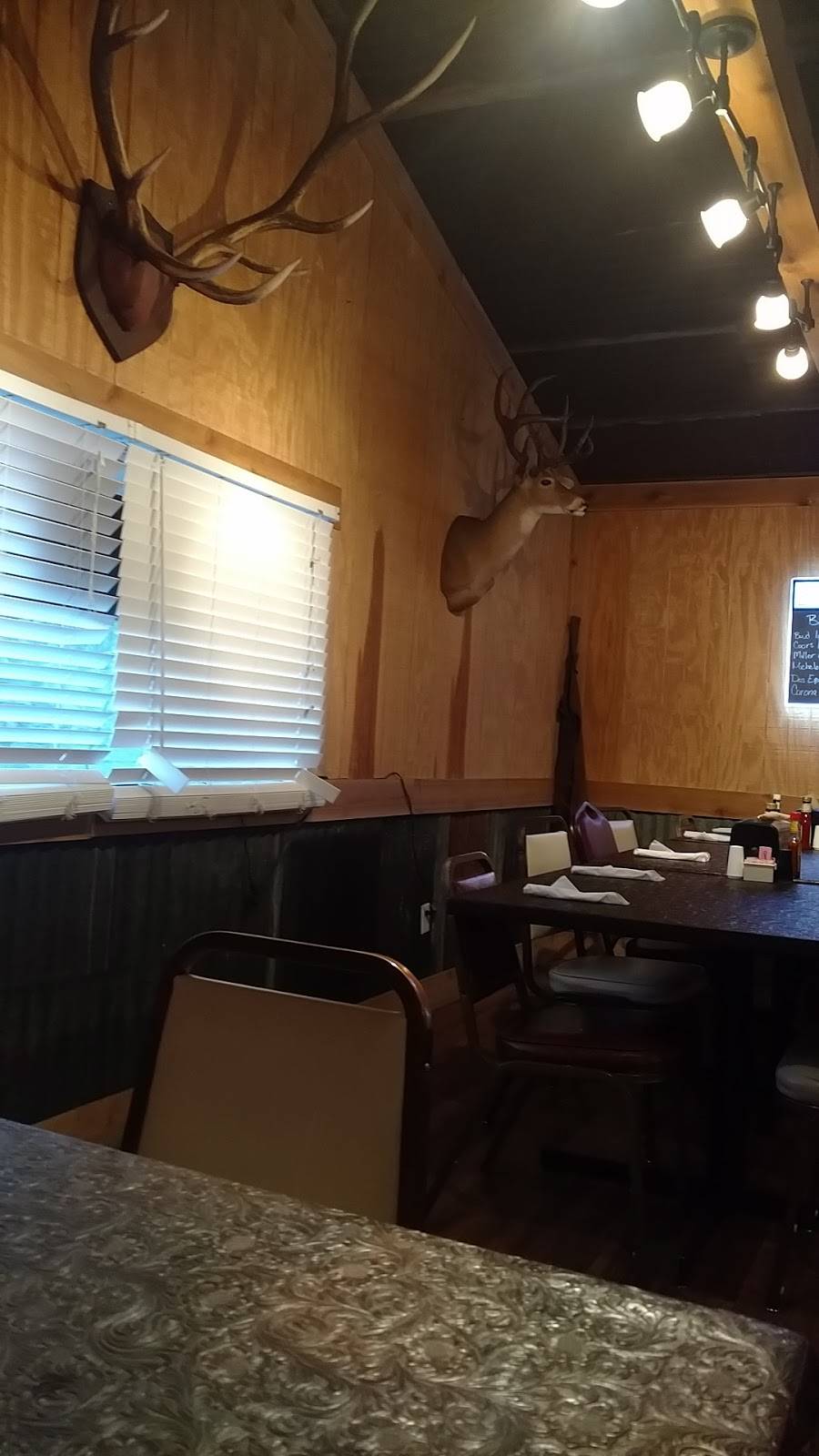 Big jakes | restaurant | 16519 US-59, Moscow, TX 75960, USA | 9363984100 OR +1 936-398-4100