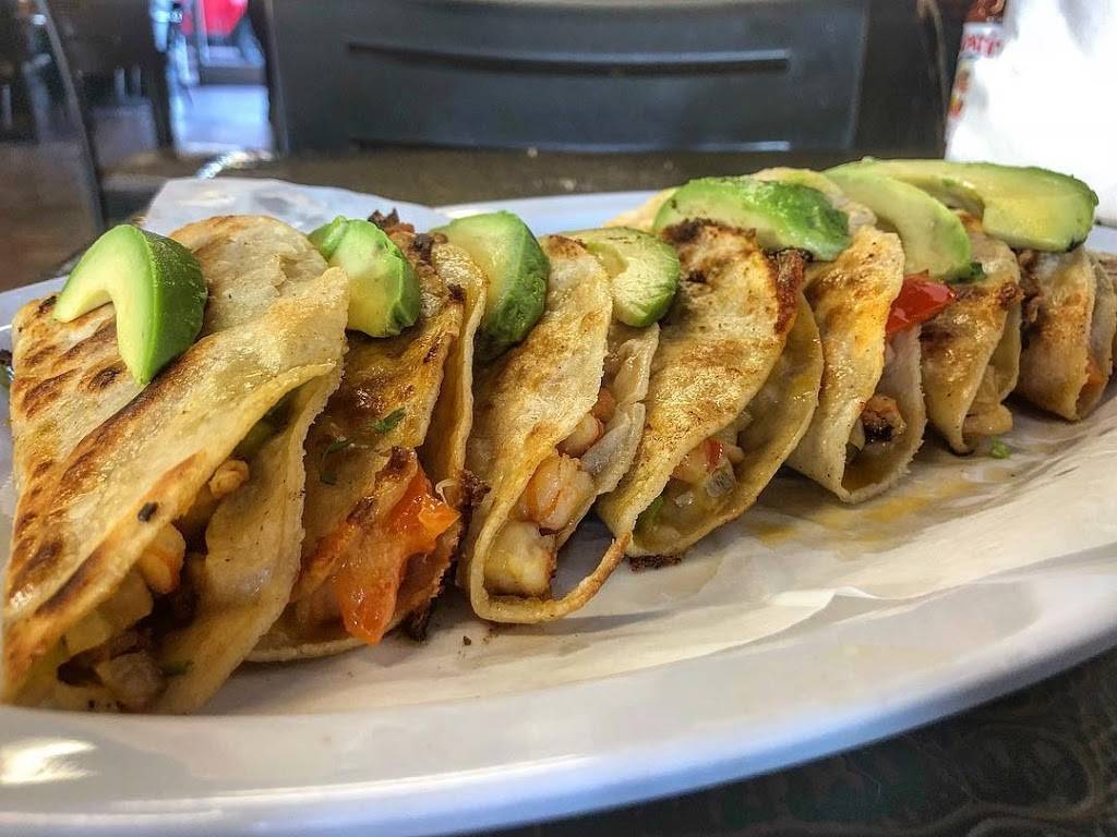 Los Nuevos Volcanes | restaurant | 4521 Dunham St, Commerce, CA 90040, USA | 3233182640 OR +1 323-318-2640