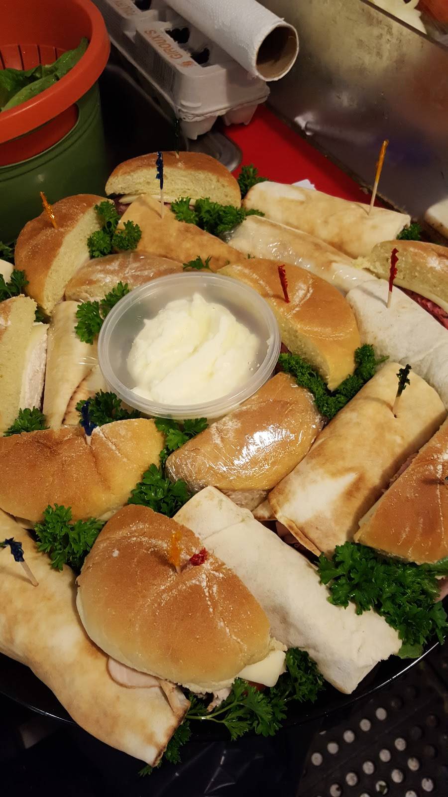 Towle Farm Market & Deli | cafe | 18 Towle Farm Rd, Hampton, NH 03842, USA | 6039261538 OR +1 603-926-1538