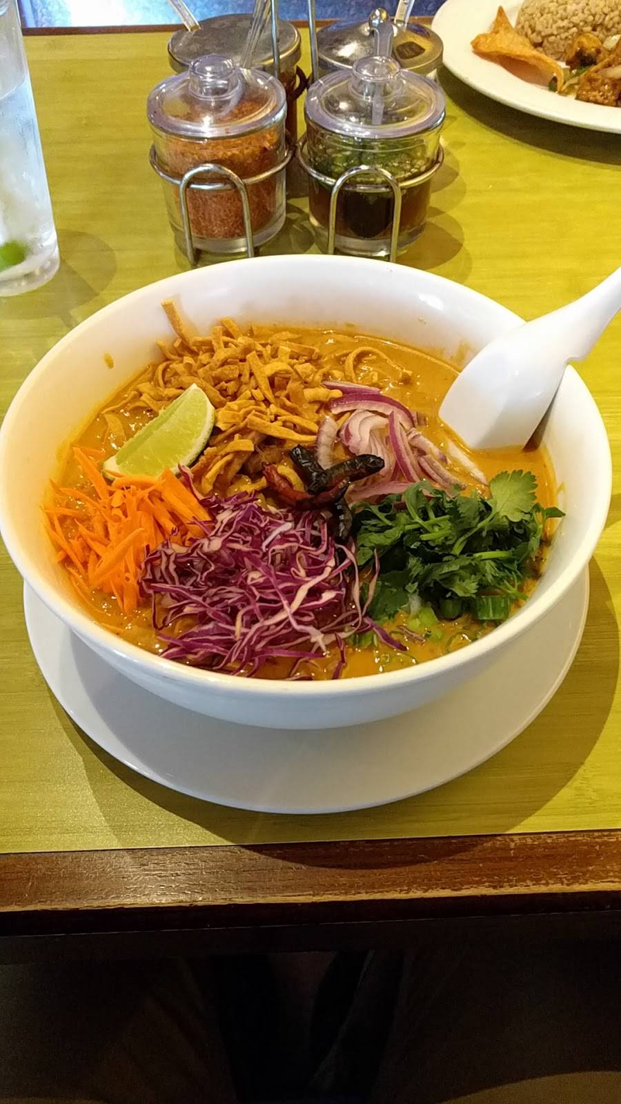 The Boat Sushi & Thai | restaurant | 150 S Sepulveda Blvd, El Segundo, CA 90245, USA | 3105249297 OR +1 310-524-9297