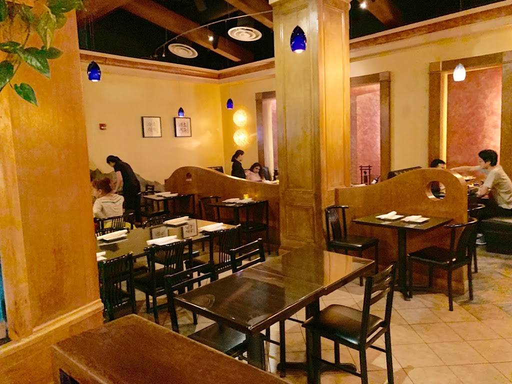 Saigon Saigon | restaurant | 1101 S Joyce St B16, Arlington, VA 22202, USA | 7034120822 OR +1 703-412-0822