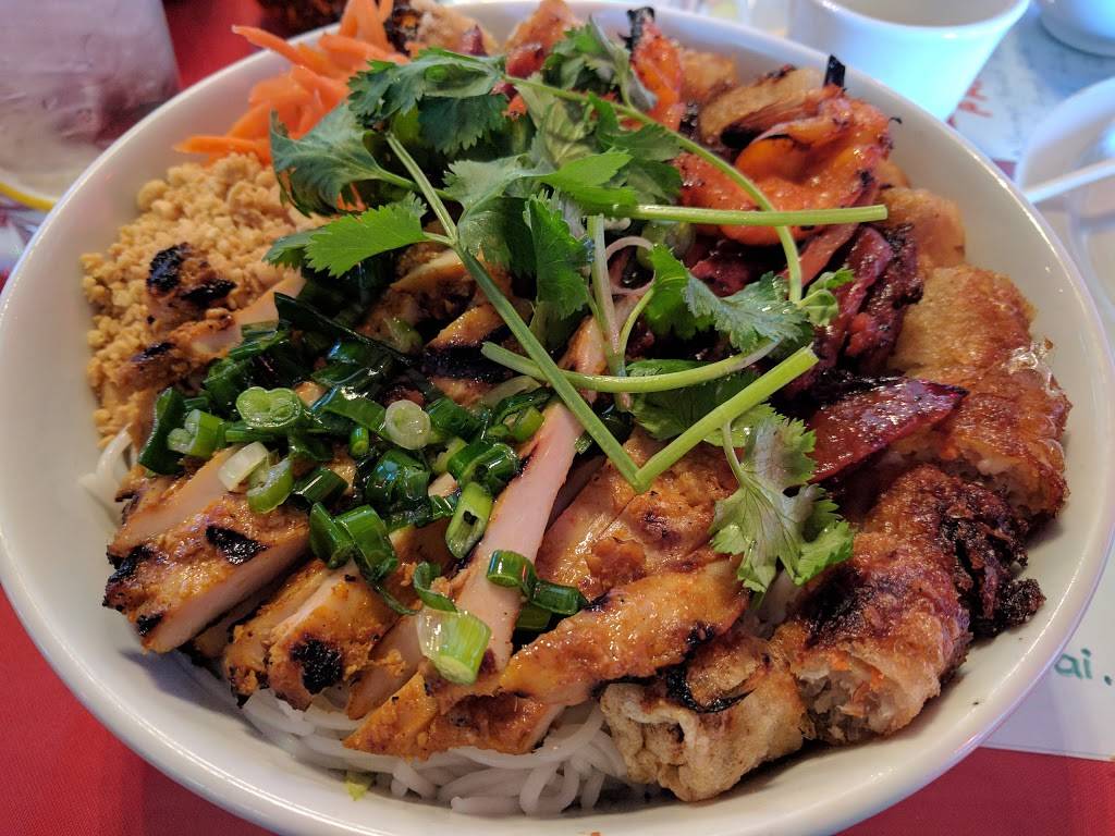 Applewood Vietnamese restaurants | restaurant | 1901 Youngfield St, Golden, CO 80401, USA | 7204764237 OR +1 720-476-4237