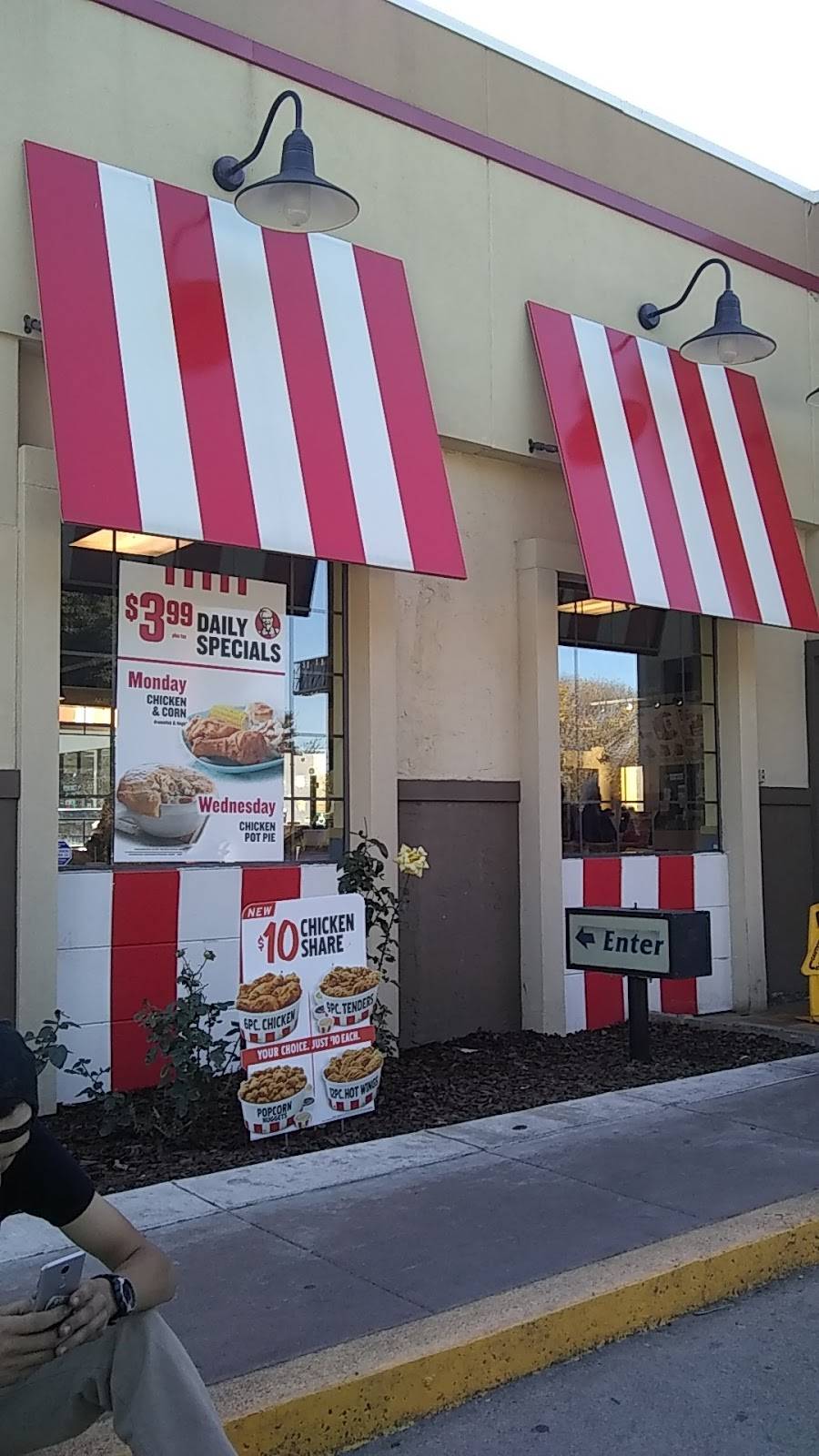 KFC | restaurant | 1300 Broadway Cir, King City, CA 93930, USA | 8313856921 OR +1 831-385-6921