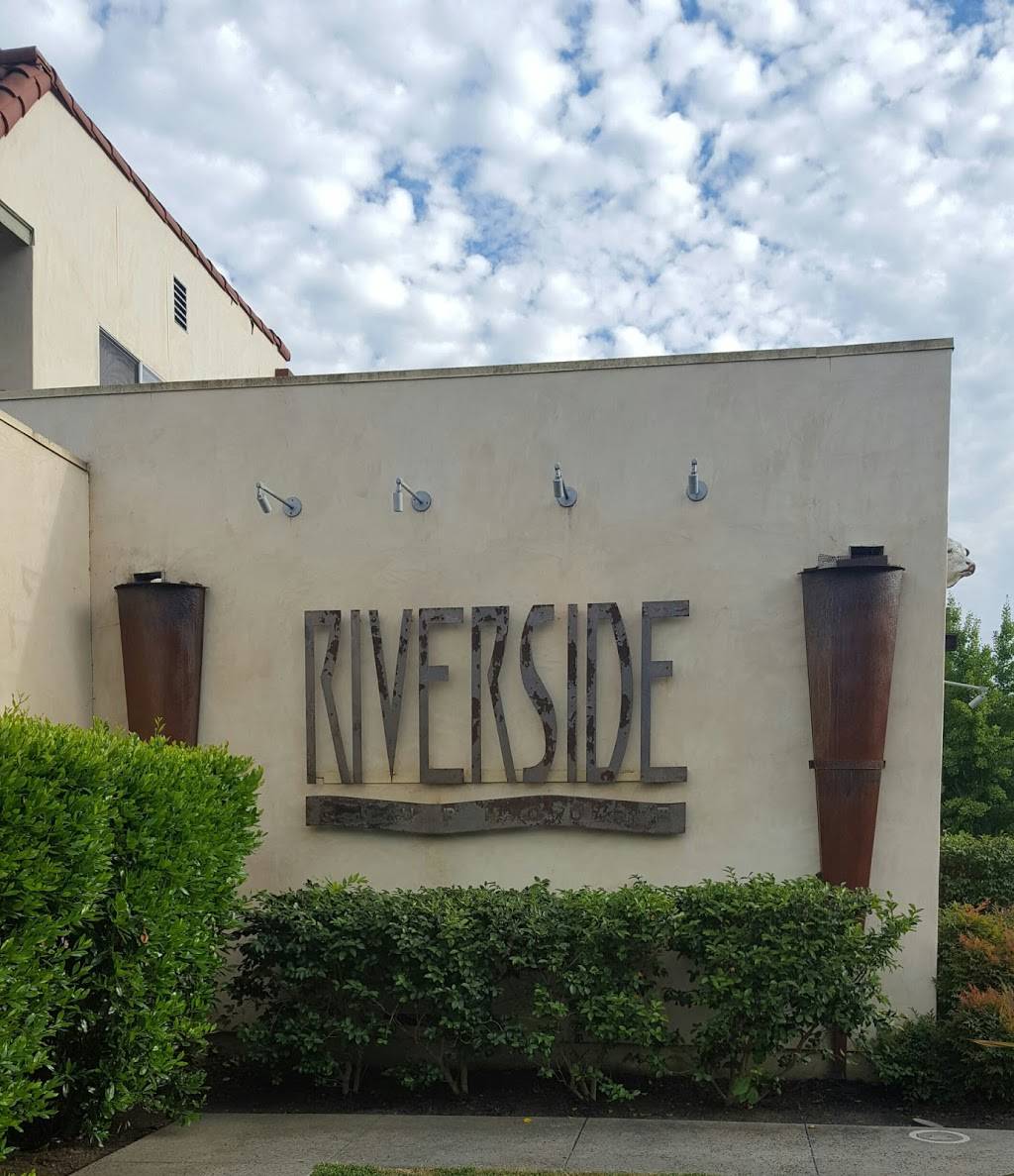 Riverside Clubhouse | restaurant | 2633 Riverside Blvd, Sacramento, CA 95818, USA | 9164489988 OR +1 916-448-9988