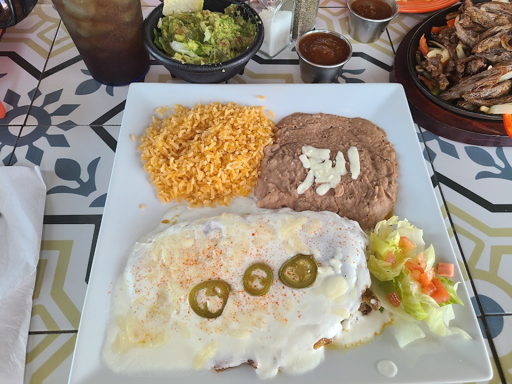Chalo Y Lalos Authentic Mexican Restaurant | restaurant | 8793 TX-34, Quinlan, TX 75474, USA | 9032260955 OR +1 903-226-0955