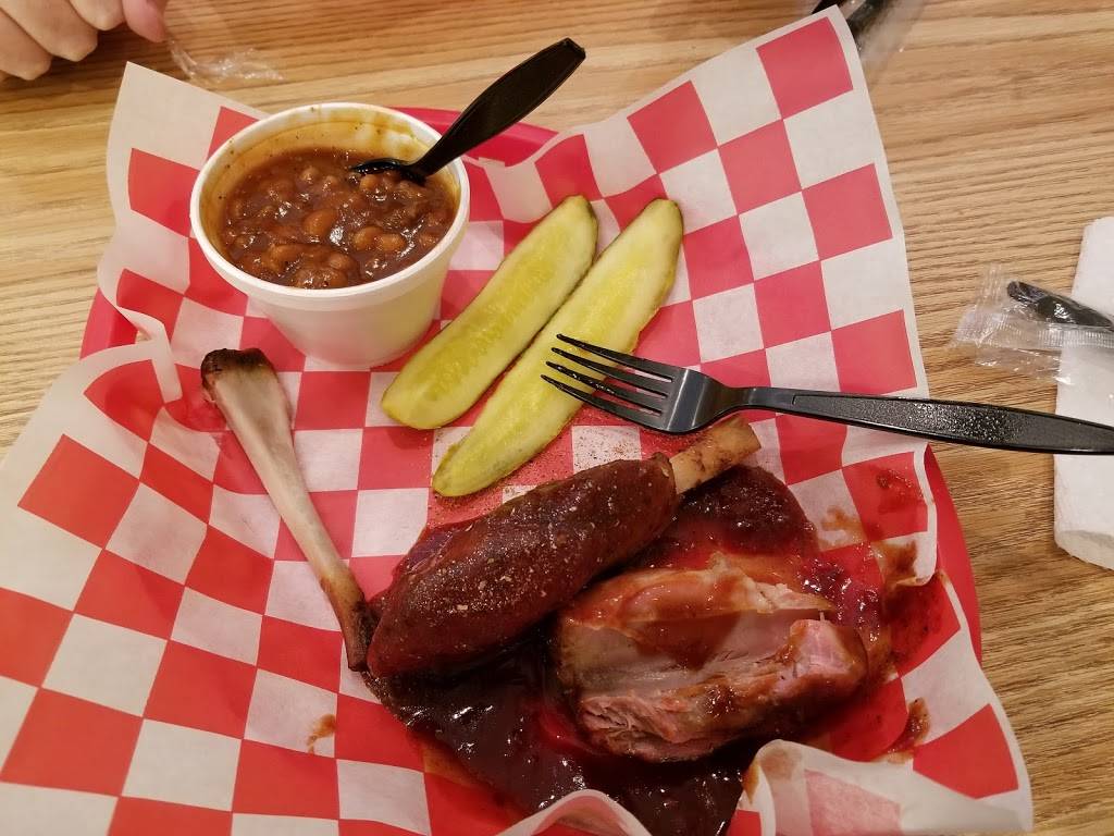 Fatbacks Barbecue | restaurant | 1334 Linden Ave, Dayton, OH 45410, USA | 9372547427 OR +1 937-254-7427