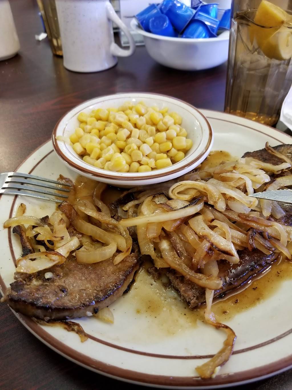 Sunshine Family Restaurant West | restaurant | 1575 John F Kennedy Rd, Dubuque, IA 52002, USA | 5635573000 OR +1 563-557-3000