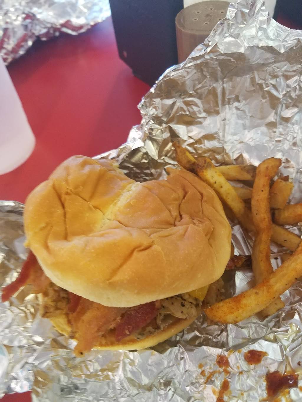Home Run Burgers | restaurant | 12949 Shelbyville Rd, Louisville, KY 40243, USA | 5023848403 OR +1 502-384-8403