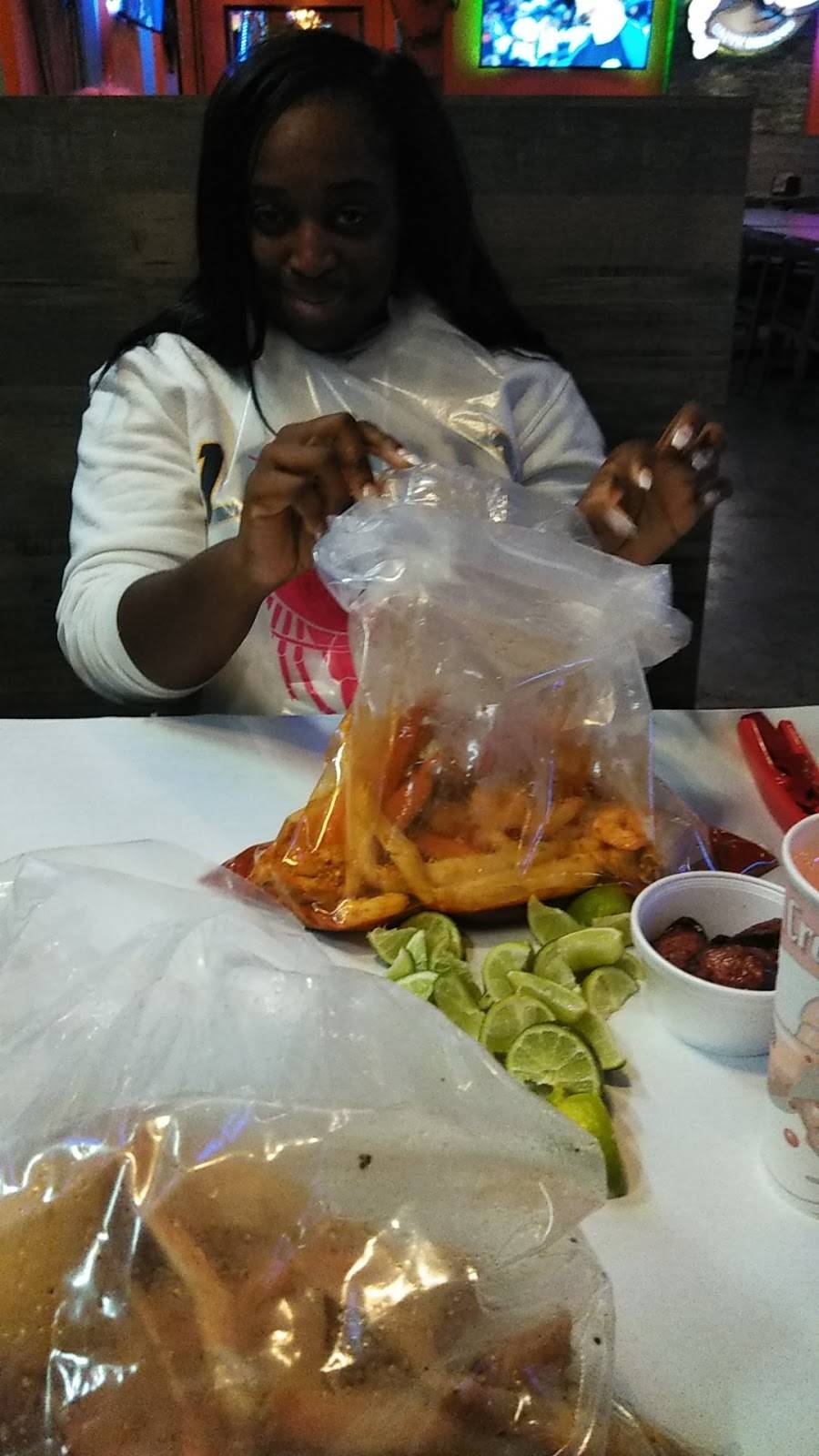 Stinkin Crawfish of Paramount | restaurant | 8009 Alondra Blvd unit b, Paramount, CA 90723, USA | 5622974081 OR +1 562-297-4081