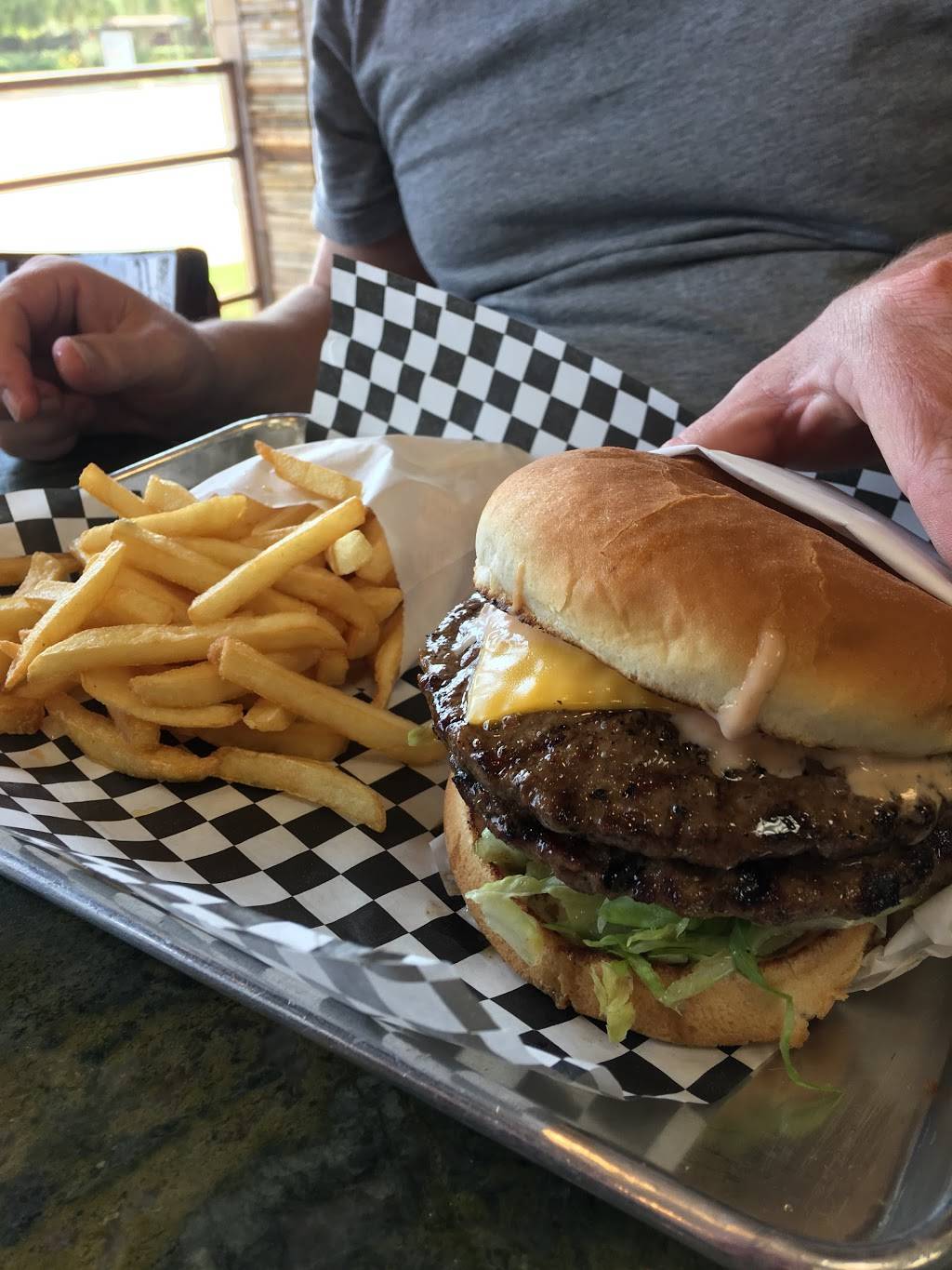 Dukes Burgers | restaurant | 7351 Warner Ave, Huntington Beach, CA 92647, USA | 7148421551 OR +1 714-842-1551