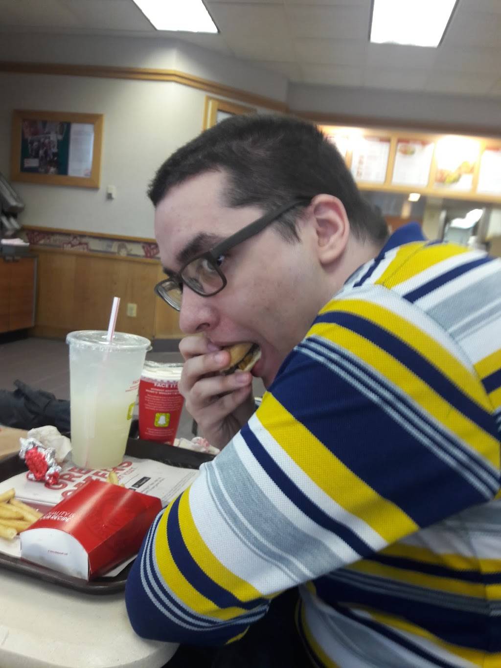 Wendys | restaurant | 2190 Stefko Blvd, Bethlehem, PA 18017, USA | 6109749611 OR +1 610-974-9611