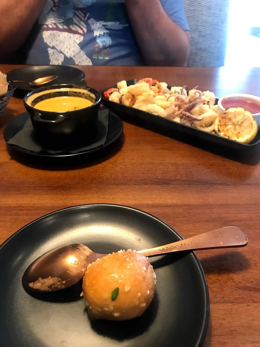 Dodies Dockside | restaurant | 301 Broadway Ave, Lorain, OH 44052, USA | 4407427209 OR +1 440-742-7209