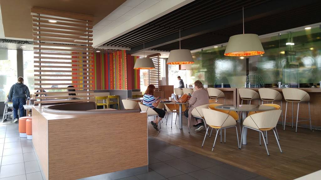 McDonalds | cafe | 401 S Grady Way, Renton, WA 98057, USA | 4252713031 OR +1 425-271-3031