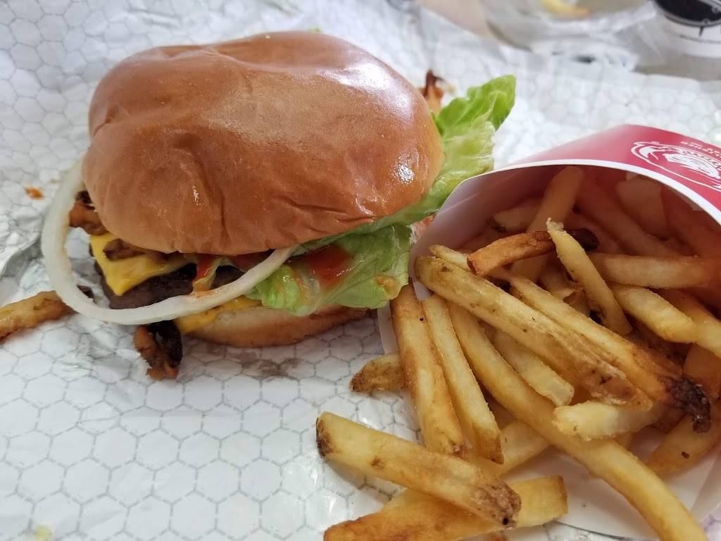 Wendys | restaurant | 14890 6 Mile Cypress Pkwy, Fort Myers, FL 33912, USA | 2394542563 OR +1 239-454-2563