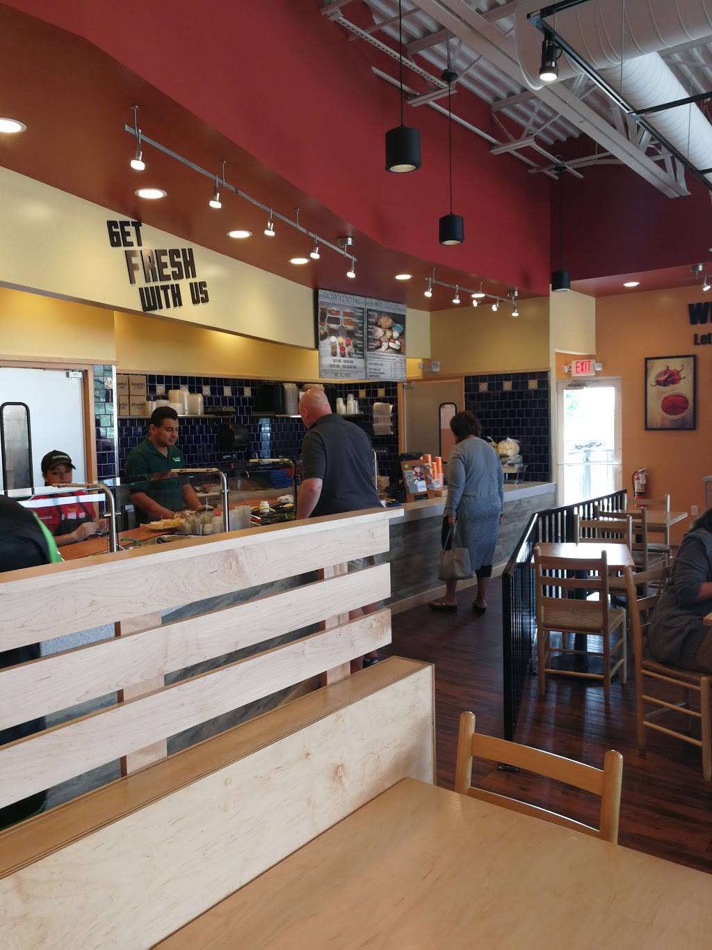 Salsaritas Fresh Mexican Grill | restaurant | 3519, 570 E Emory Rd, Powell, TN 37849, USA | 8655129137 OR +1 865-512-9137