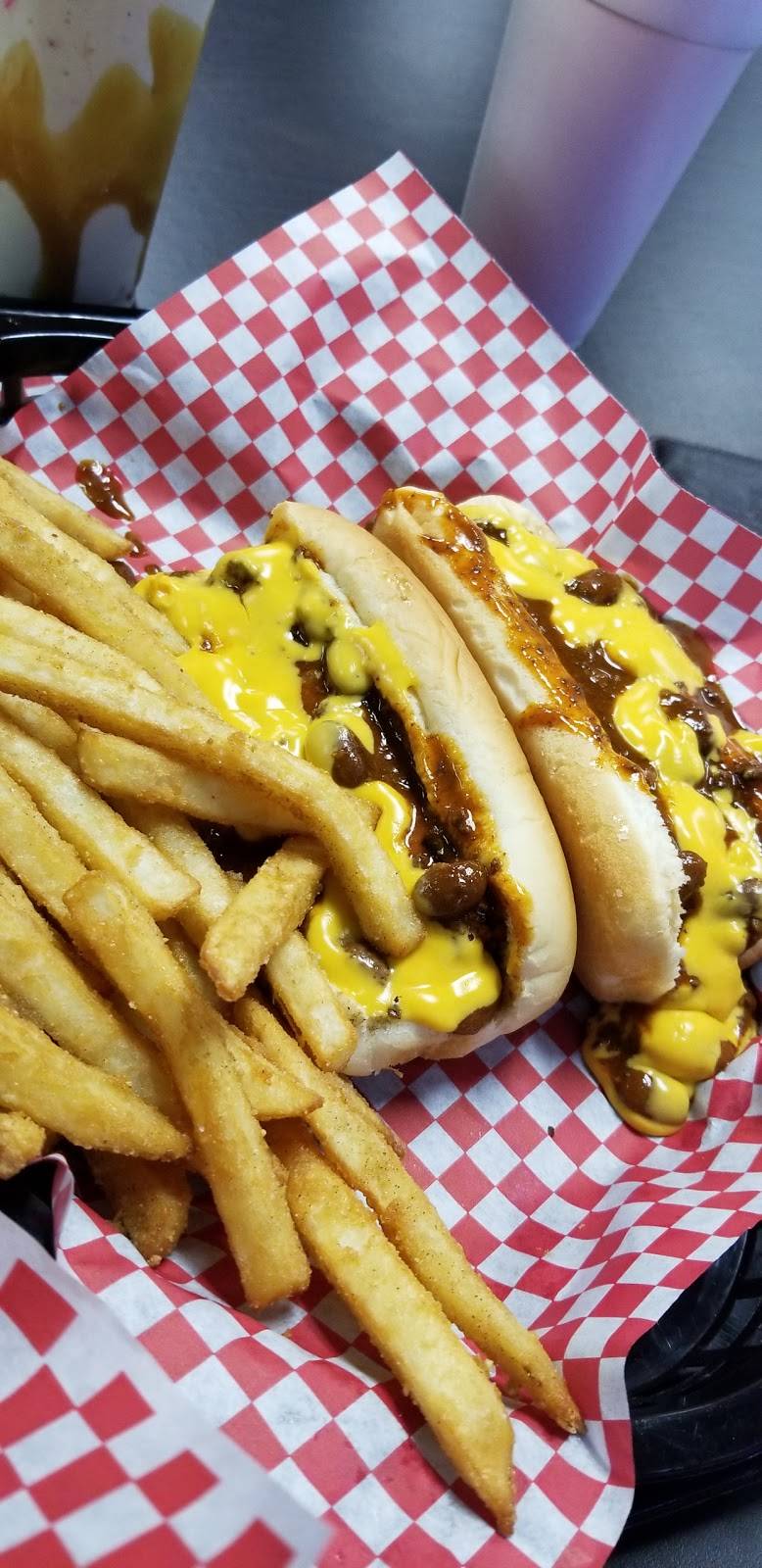 Louie Legends | restaurant | 2123 N Knoxville Ave, Peoria, IL 61603, USA | 3099663461 OR +1 309-966-3461