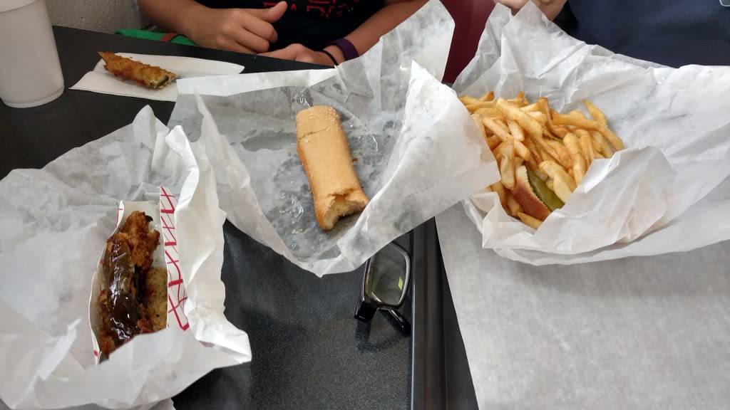 Henrys Drive-In | restaurant | 6031 Ogden Ave, Cicero, IL 60804, USA | 7086569344 OR +1 708-656-9344