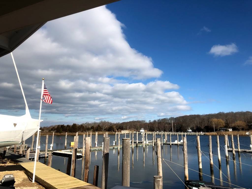 Harbor Marina of East Hampton | restaurant | 423 Three Mile Harbor Hog Creek Rd, 39 Gann Rd, East Hampton, NY 11937, USA | 6313245666 OR +1 631-324-5666