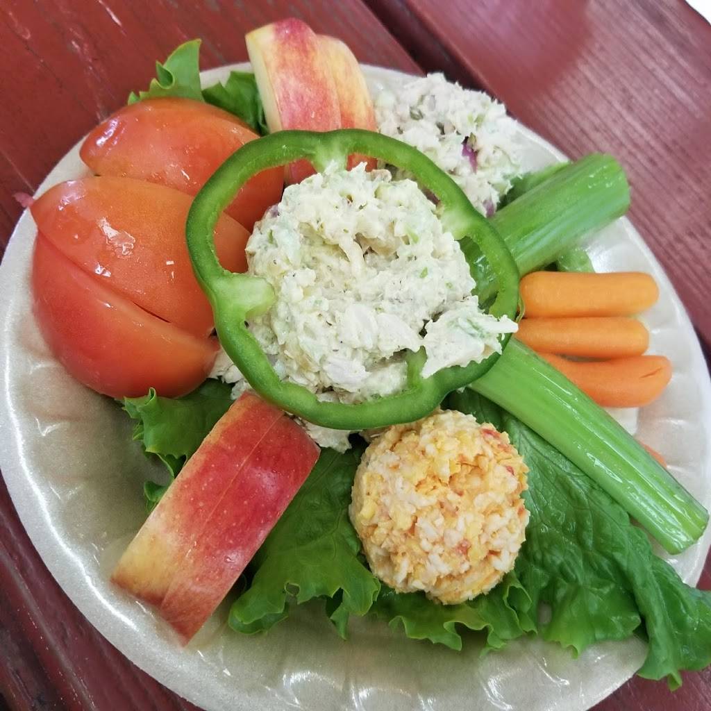 Love Creek Orchards/The Apple Store | bakery | 14024 TX-16 N, Medina, TX 78055, USA | 8302000302 OR +1 830-200-0302