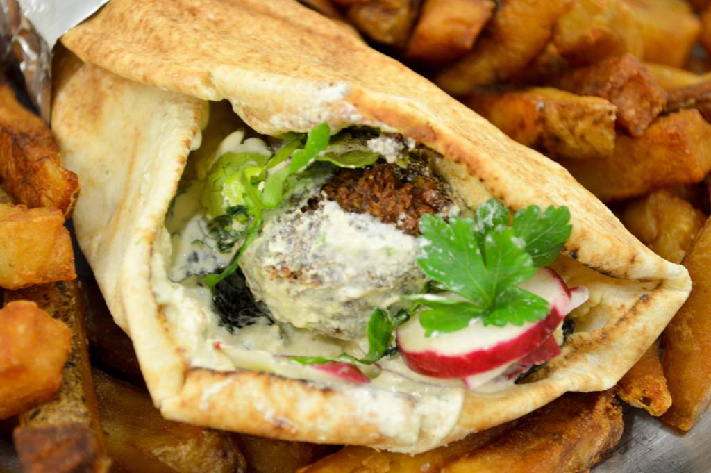 Just Falafel | restaurant | 500 Dallas Street, Suite t20b - One Allen Center Food Court, Houston, TX 77002, USA | 8328332009 OR +1 832-833-2009