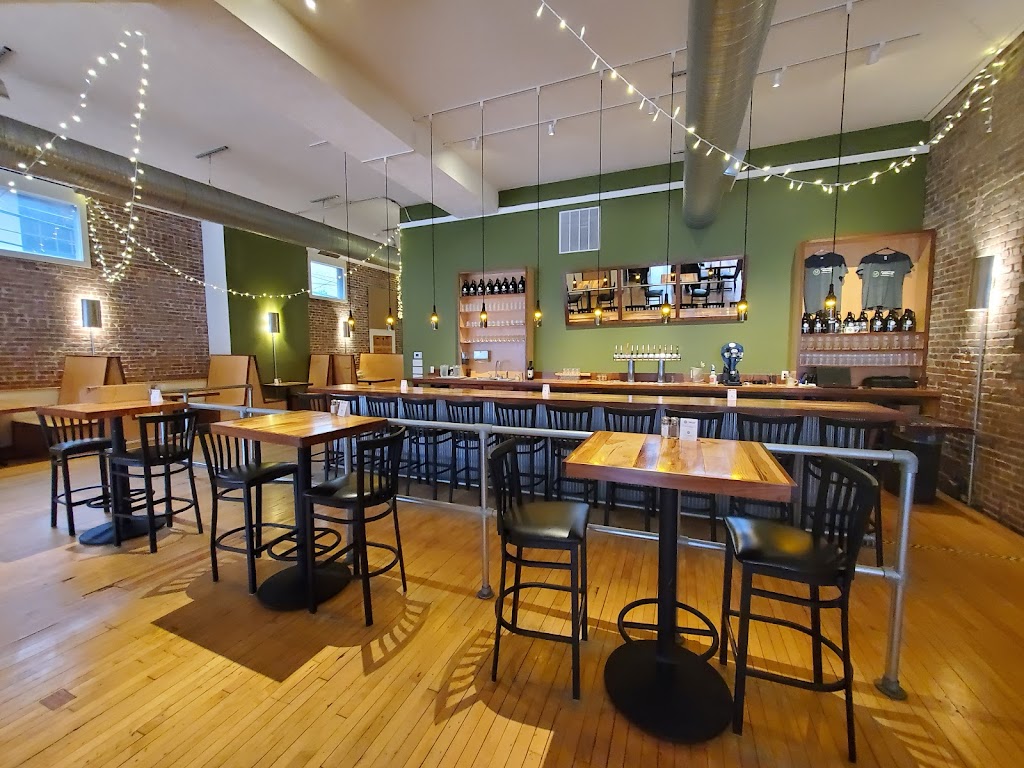 Metal Works Brewing Company | restaurant | 108 E 6th St, Bloomington, IN 47408, USA | 8126761000 OR +1 812-676-1000
