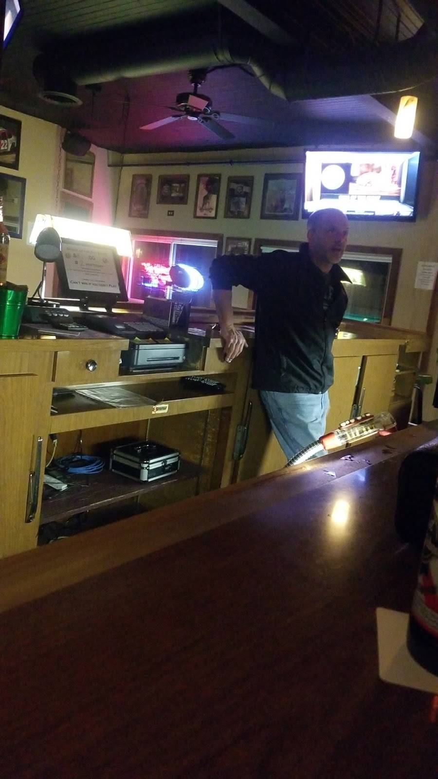 Pig Skin Inn | restaurant | 10631 W Freistadt Rd, Mequon, WI 53097, USA | 2622420882 OR +1 262-242-0882