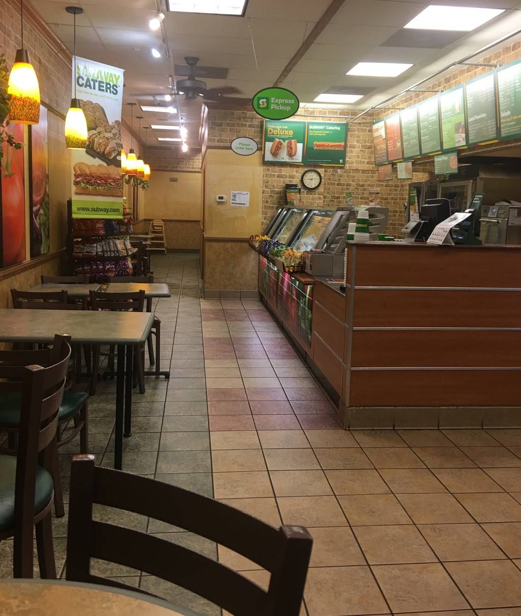 Subway Restaurants | restaurant | 8111 Fort Smallwood Rd #207, Curtis Bay, MD 21226, USA | 4104376511 OR +1 410-437-6511