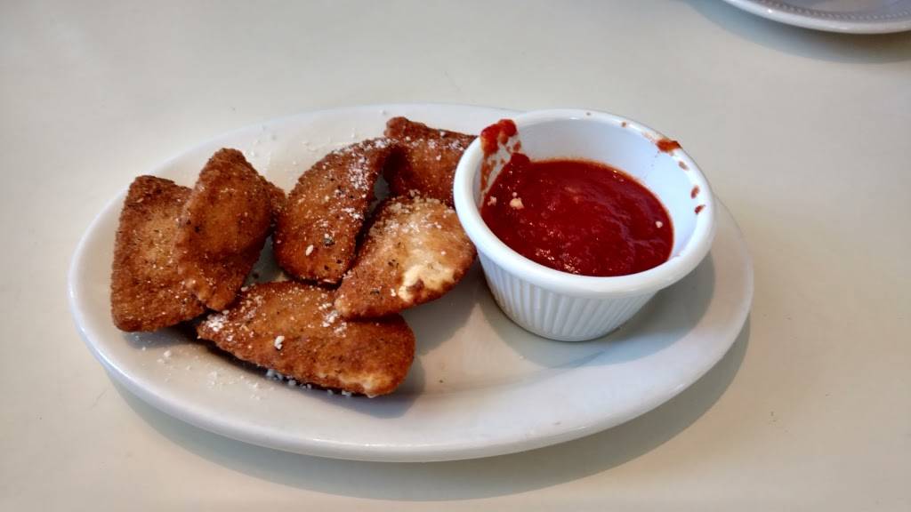 Reginos Italian Restaurant | restaurant | 3816 E Little Creek Rd, Norfolk, VA 23518, USA | 7575884300 OR +1 757-588-4300