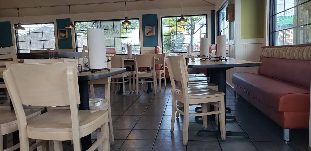 Captain Ds | restaurant | 2815 S Perkins Rd, Memphis, TN 38118, USA | 9017940599 OR +1 901-794-0599