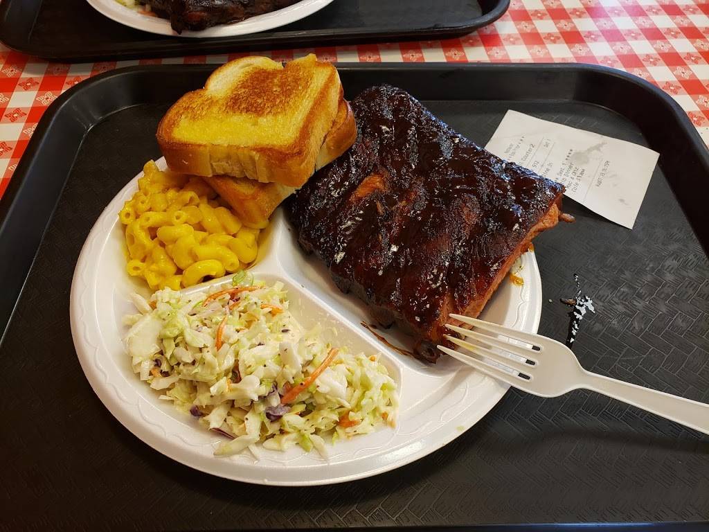 Hog Wild Pit Bar-B-Q | restaurant | 620 N Rock Rd Suite 250 Suite 250, Derby, KS 67037, USA | 3164256010 OR +1 316-425-6010