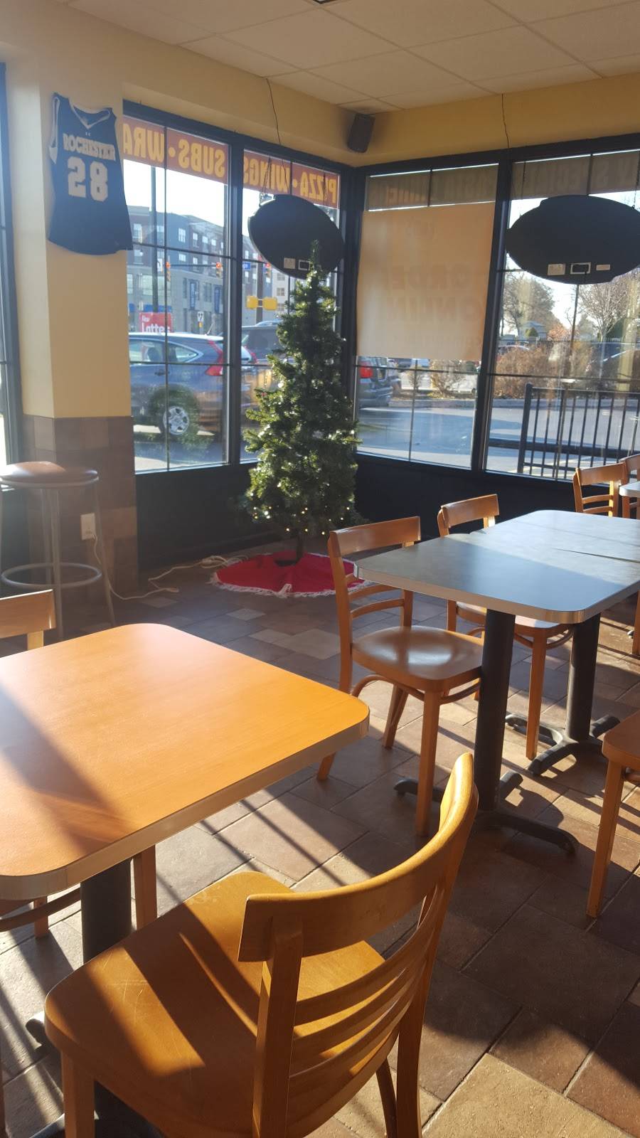 Cams Pizzeria | restaurant | 1290 Mt Hope Ave, Rochester, NY 14620, USA | 5852567437 OR +1 585-256-7437