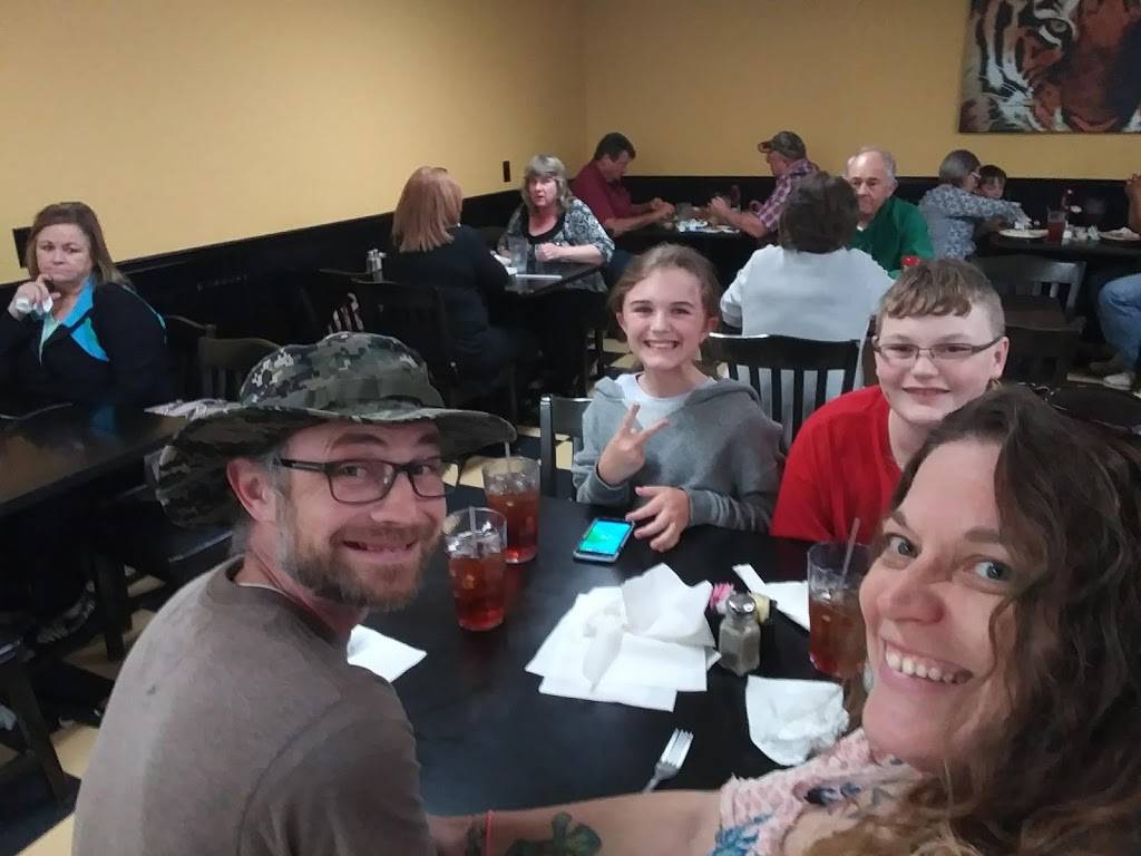 Kilgores Restaurant | restaurant | 2595 Old Nashville Hwy, Smithville, TN 37166, USA | 6152158249 OR +1 615-215-8249