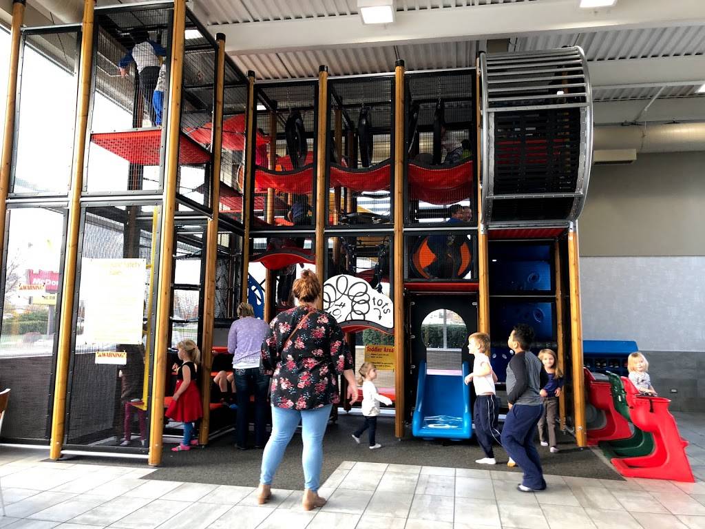 McDonalds | cafe | 5555 Grand Ave, Gurnee, IL 60031, USA | 8473368865 OR +1 847-336-8865