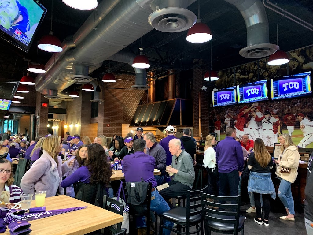 Game Seven Grill | restaurant | 201 S 4th St, Phoenix, AZ 85004, USA | 6024623801 OR +1 602-462-3801