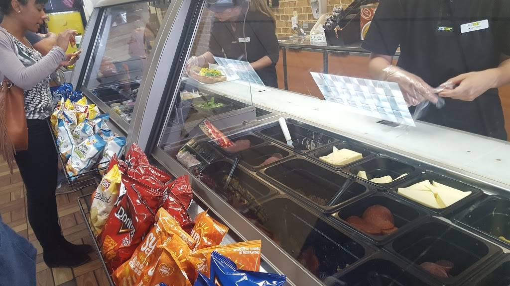 Subway Restaurants | restaurant | 13190 Biscayne Blvd, North Miami, FL 33181, USA | 3058936000 OR +1 305-893-6000