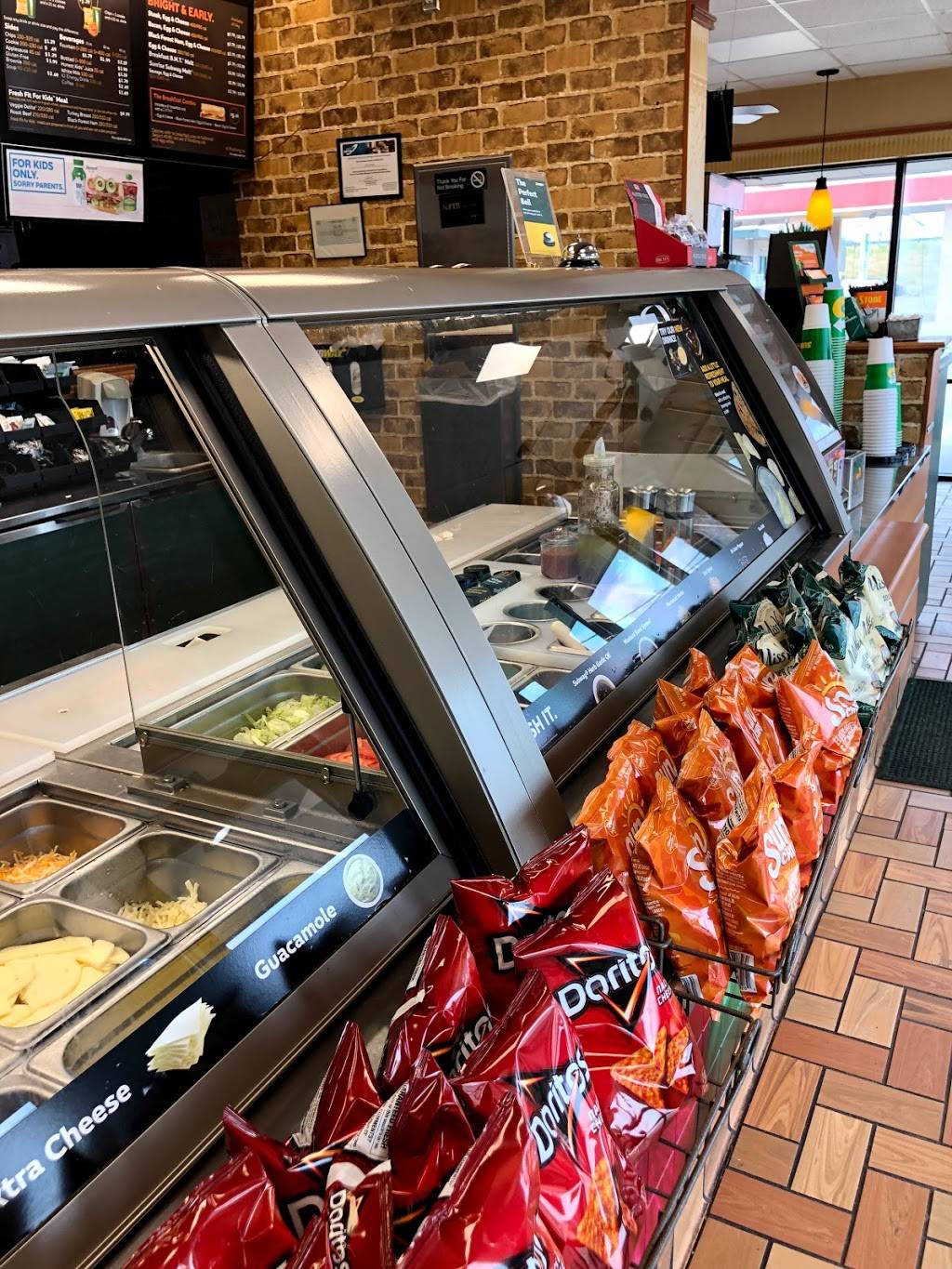 Subway Restaurants | restaurant | 1695 E Washington Ave, Navasota, TX 77868, USA | 9368703367 OR +1 936-870-3367