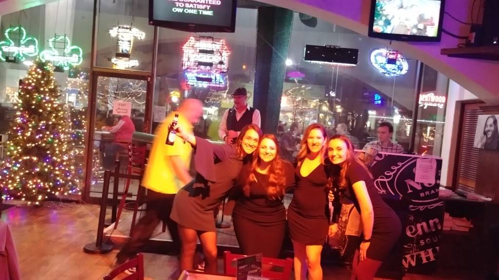 Double D Karaoke | restaurant | 1740 S Brentwood Blvd, Brentwood, MO 63144, USA | 3149615646 OR +1 314-961-5646