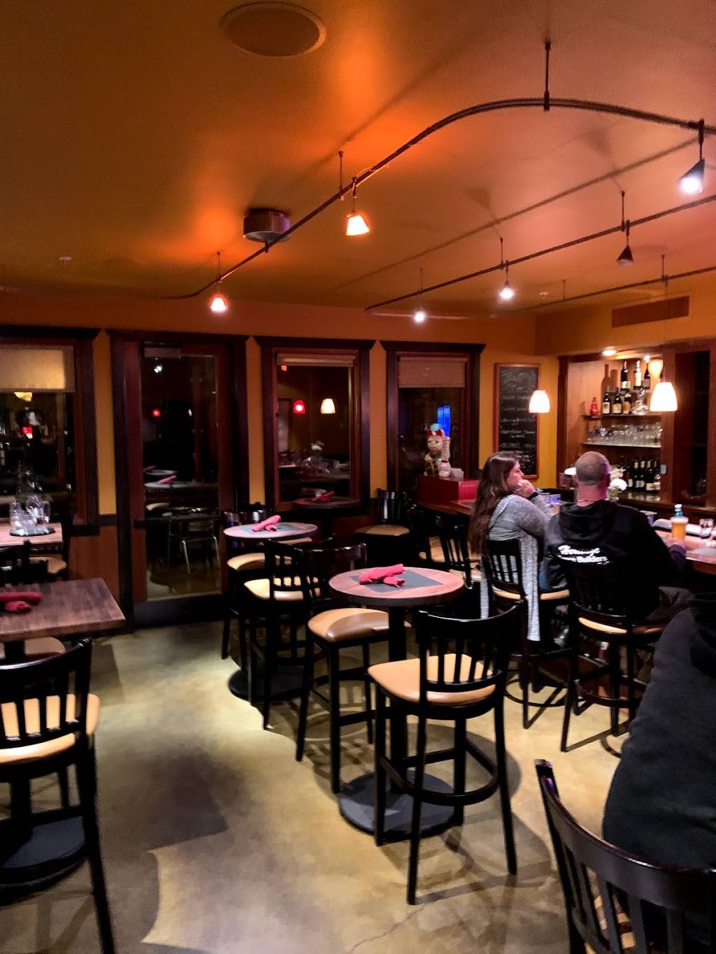 Eight Cuisine & Wine​ | restaurant | 7501 Healdsburg Ave, Sebastopol, CA 95472, USA | 7078238189 OR +1 707-823-8189