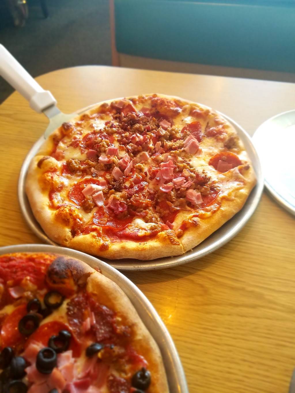 New York Pizza & Pasta | restaurant | 816 Vanderbilt Rd, Connellsville, PA 15425, USA | 7246284946 OR +1 724-628-4946