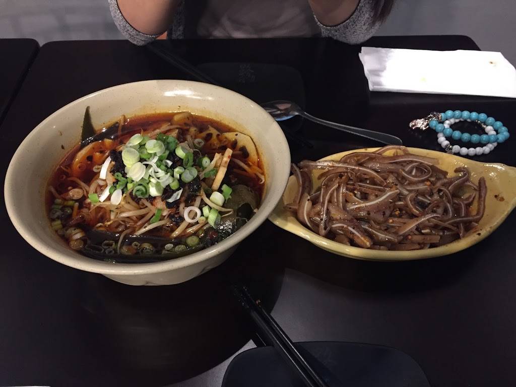 Koi Japanese Cuisine | restaurant | 21 Beale St, Quincy, MA 02170, USA | 6176890088 OR +1 617-689-0088