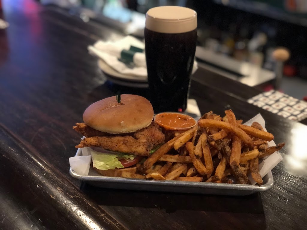 Emerald Isle | restaurant | 6686 N Northwest Hwy, Chicago, IL 60631, USA | 7737752848 OR +1 773-775-2848