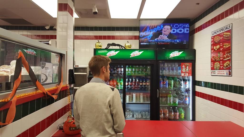 Jets Pizza | meal delivery | 4238 Pontiac Lake Rd, Waterford Twp, MI 48328, USA | 2486741700 OR +1 248-674-1700