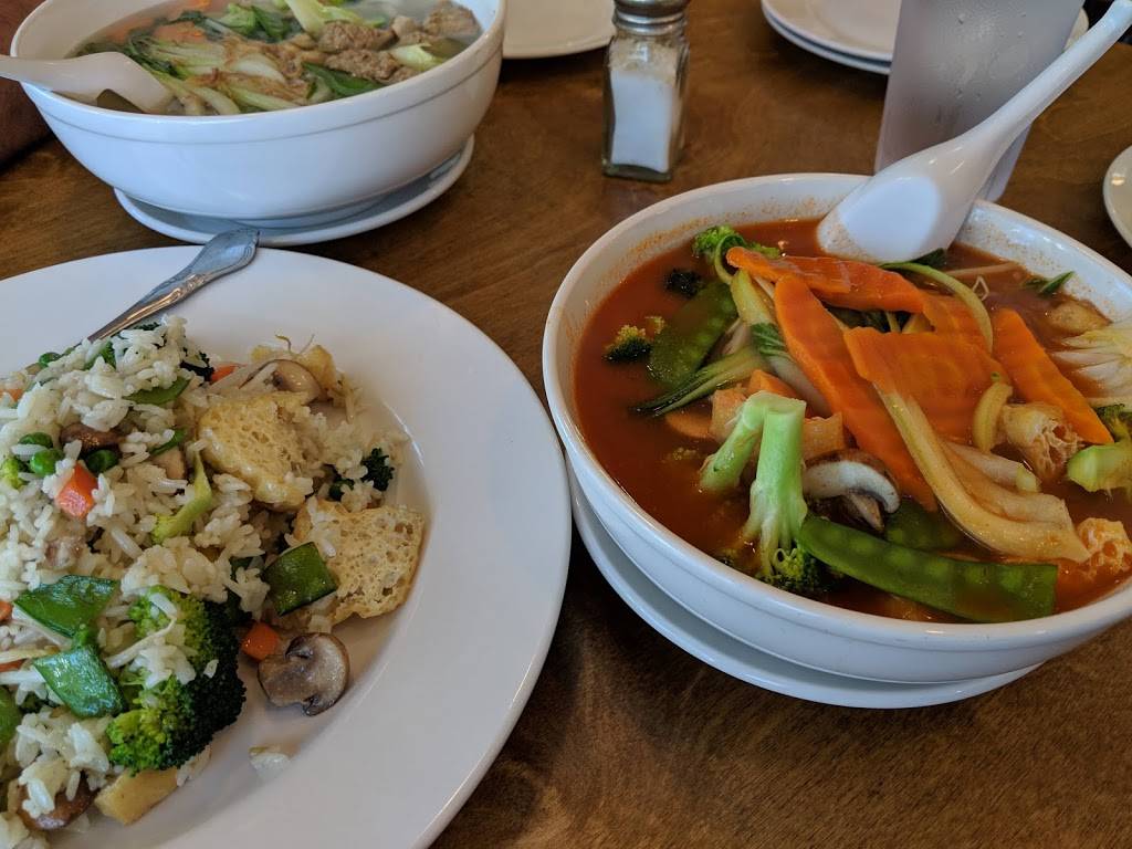 Noodles and Rice | restaurant | 3891 Avalon Park S Blvd, Orlando, FL 32828, USA | 3212708888 OR +1 321-270-8888