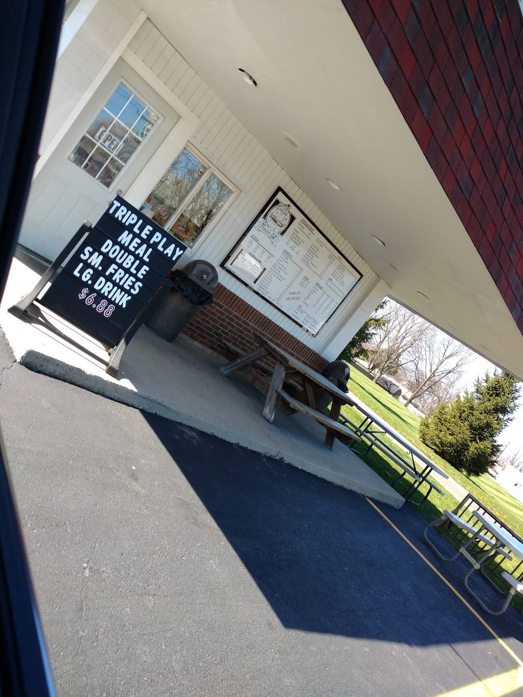 Keiths Dugout | restaurant | 3112 N Main St, Findlay, OH 45840, USA | 4194237911 OR +1 419-423-7911